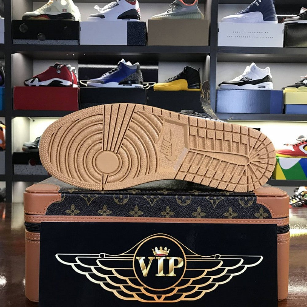 OFF-WHITE X AIR JORDAN 1 ??CUSTOMS  554724-555