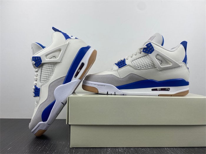 Nike SB x Air Jordan 4 DR5415-104
