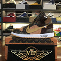 OFF-WHITE X AIR JORDAN 1 ??CUSTOMS  554724-555