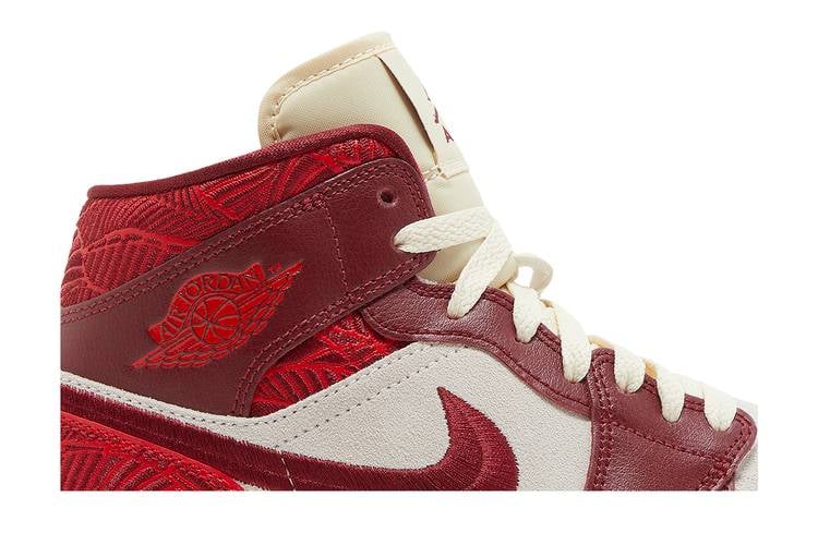Wmns Air Jordan 1 Mid SE  Lift Up
