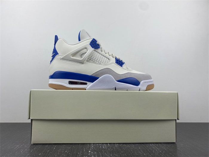 Nike SB x Air Jordan 4 DR5415-104