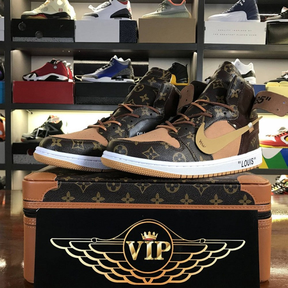 OFF-WHITE X AIR JORDAN 1 ??CUSTOMS  554724-555