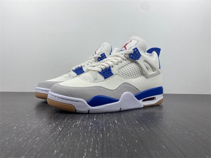 Nike SB x Air Jordan 4 DR5415-104